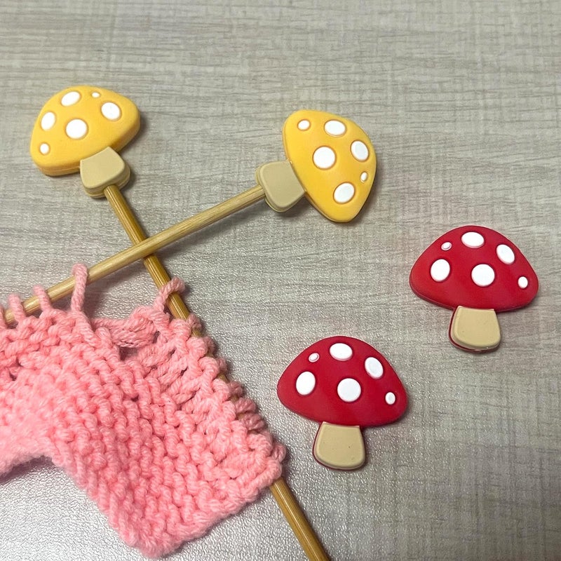 spansee 4 PCS Mushroom Stitch Stoppers, Knitting Needle Point Protectors, Knitting Needle Stoppers, Needle Hugger, Knitting Accessories, Knitting Supplies fit Size 2-13 (2.75mm-9mm) Needles - Image 2